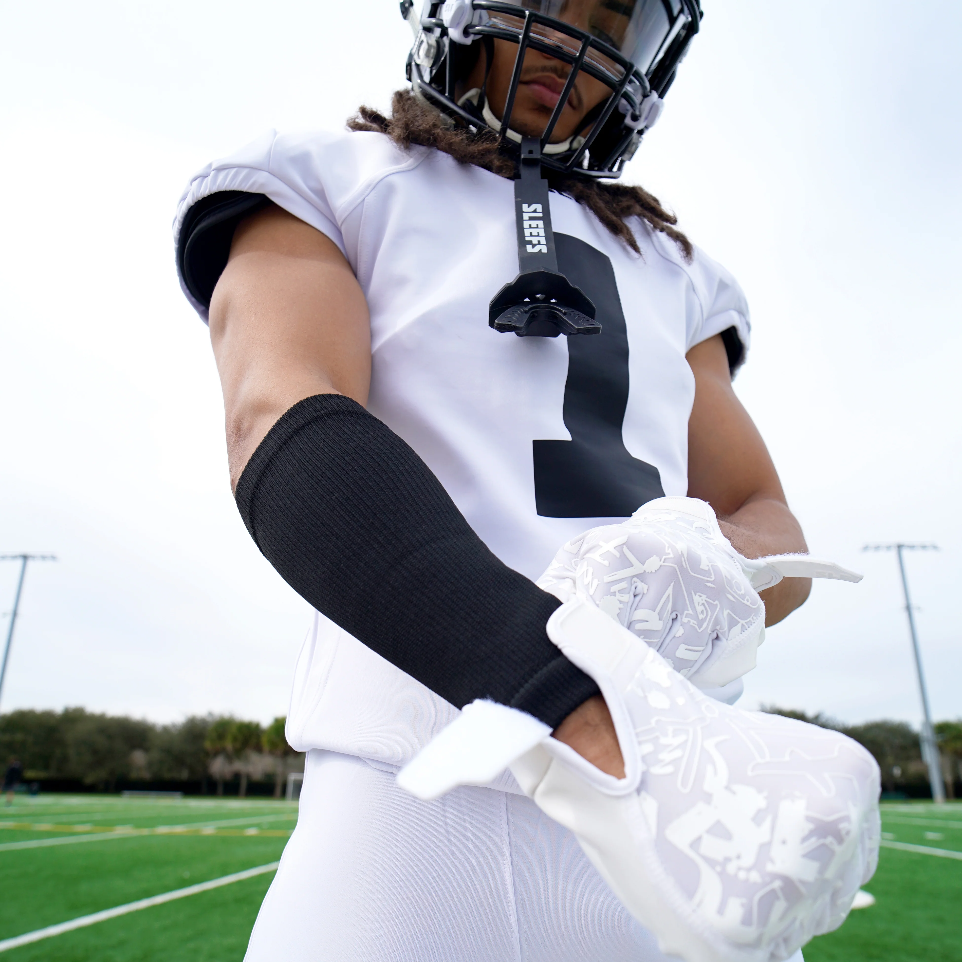 Black Seamless Forearm Sleeve - Image 4