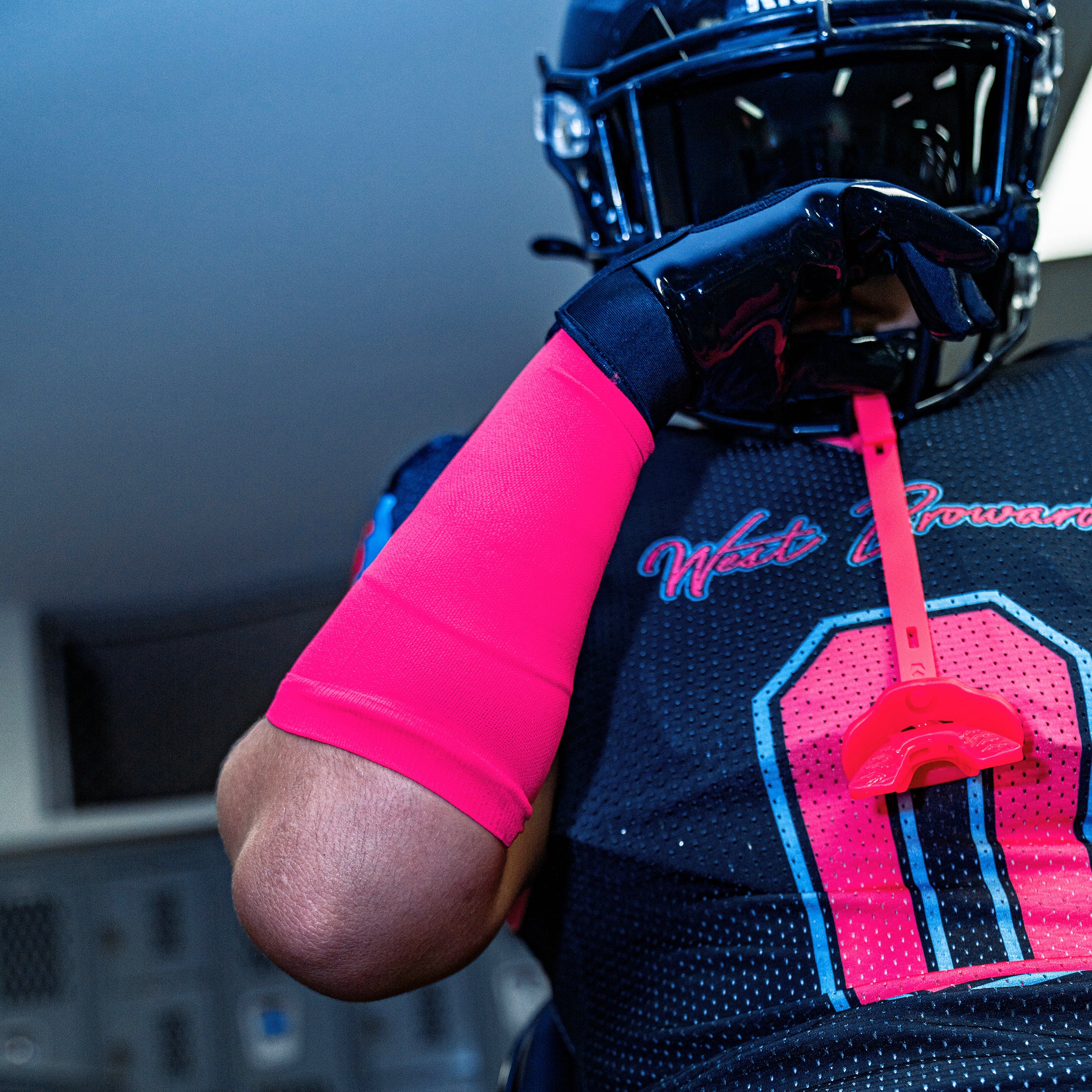 Hue Pink Seamless Forearm Sleeve - Image 9