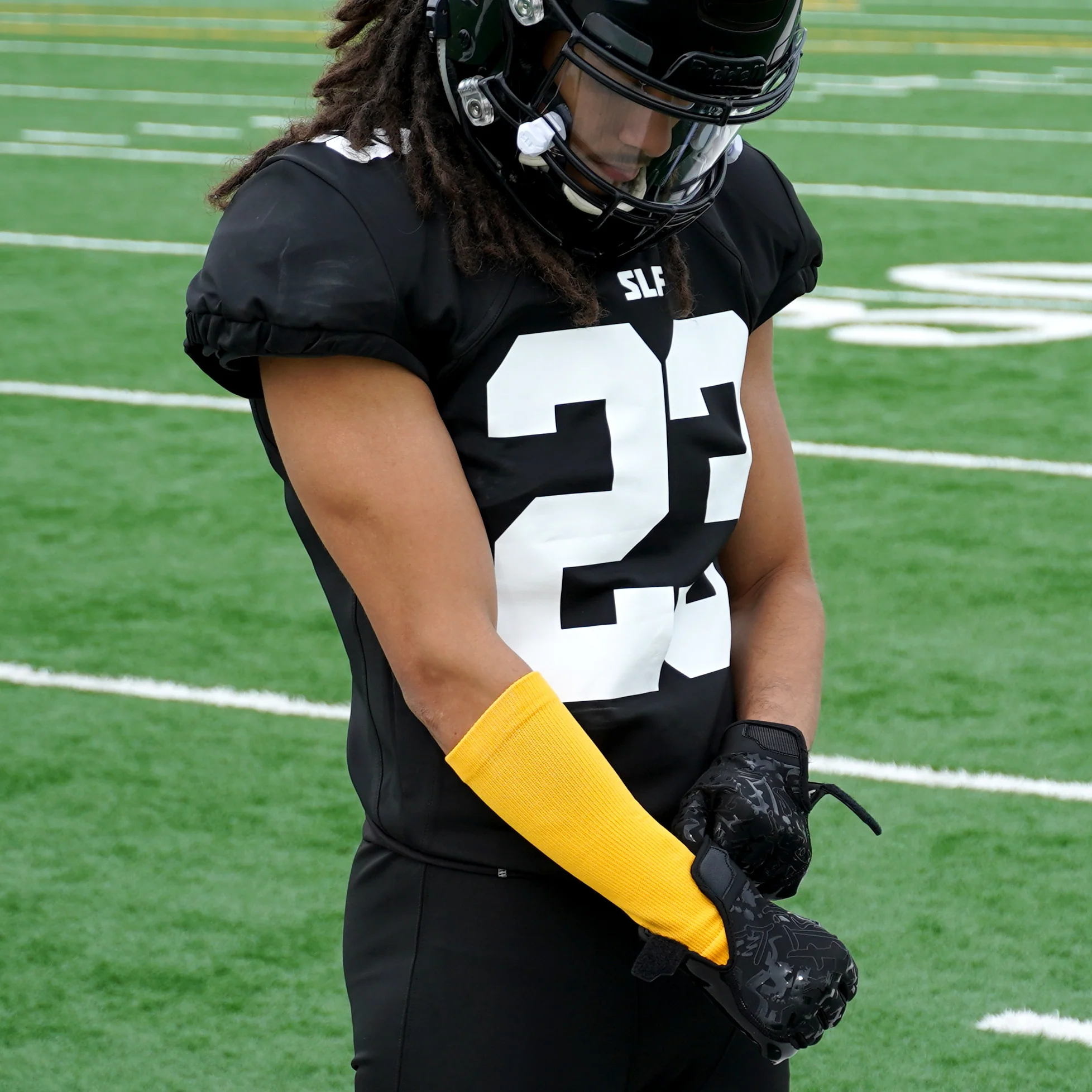 Hue Yellow Gold Seamless Forearm Sleeve - Image 3